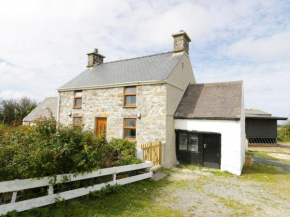Ty Rhos, Farm Stay, sleeps 4, Rhoshirwaun 2 miles from Aberdaron